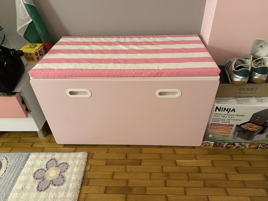 Продавам пейка с кутия Икея  Стува(Ikea stuva)