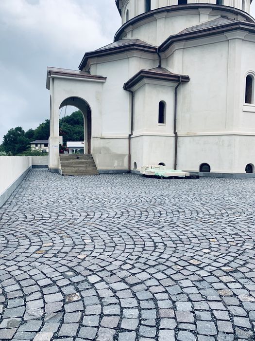 Piatra cubica si montaj