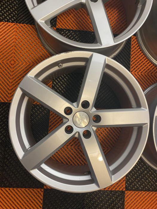 Jante Mercedes-Benz E , C , V Class pe 18