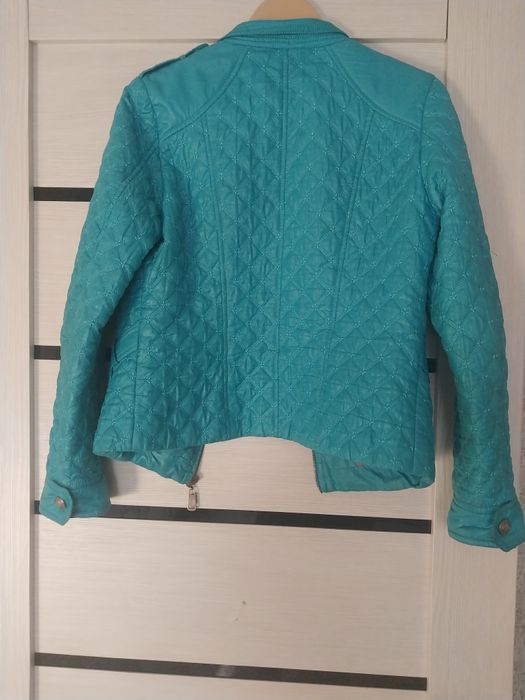 Куртка весенняя продам