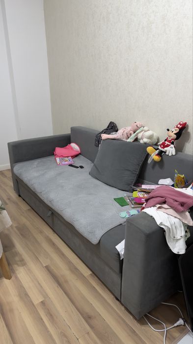 Продам диван серого цвета