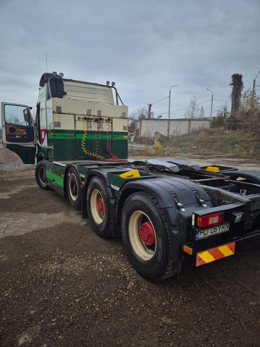 Cap tractor volvo