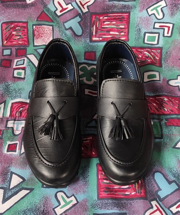 Красивые, КОЖАНЫЕ туфли на мальчика, размер 26