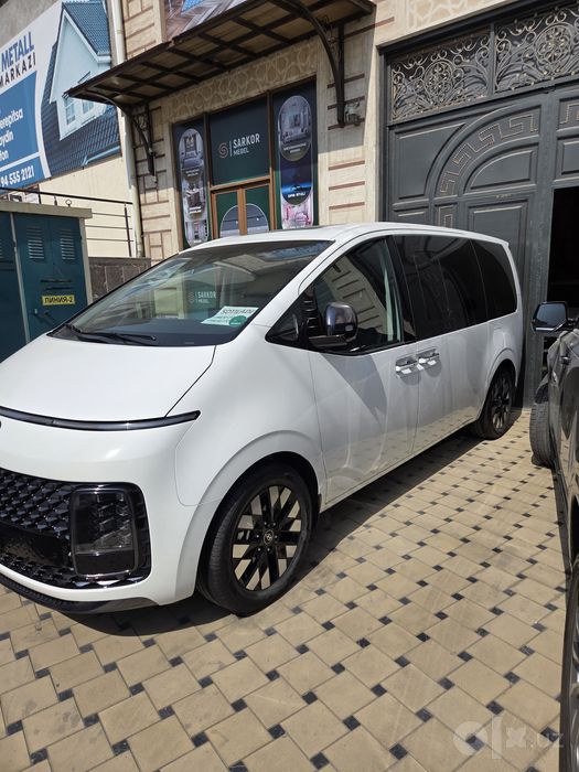 Hyundai staria full