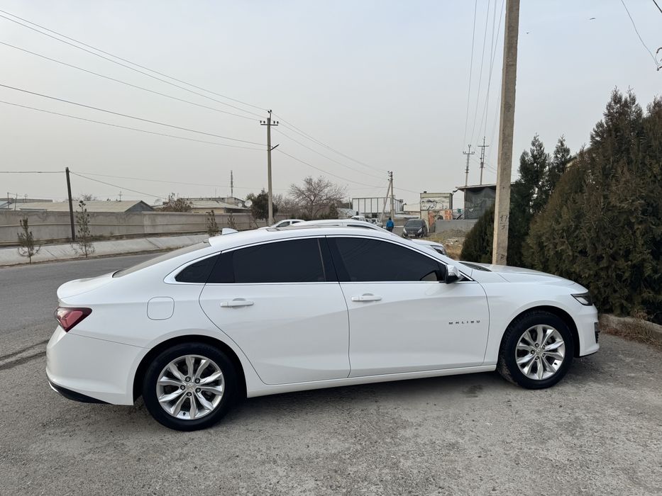 Malibu 2 sotiladi. Motor 2.0 L. turbo. 20.200 y.e