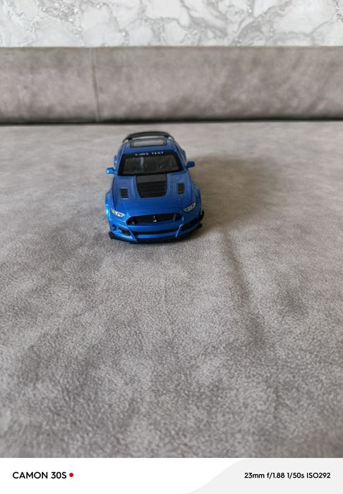 Машинка моделька