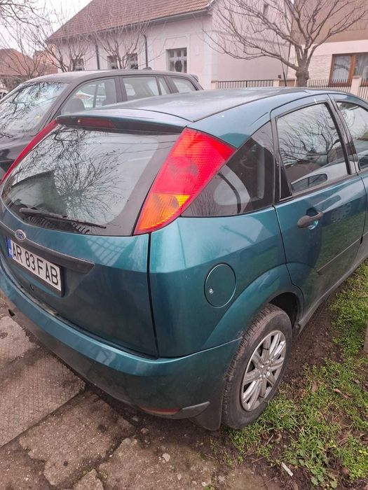 Ford Focus 1,4 benzina 700 euro