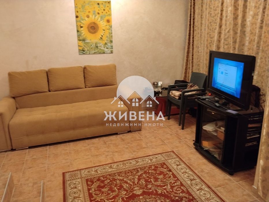 Продава къща-близнак в с. Рогачево