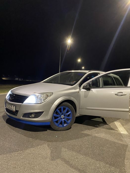 Vând schimb Opel astra h an 2007 break