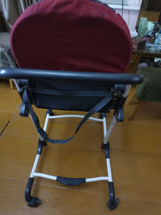 Детский стульчик,  2 детские кроватки