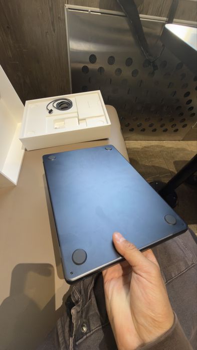 appel MacbooK air 16гб