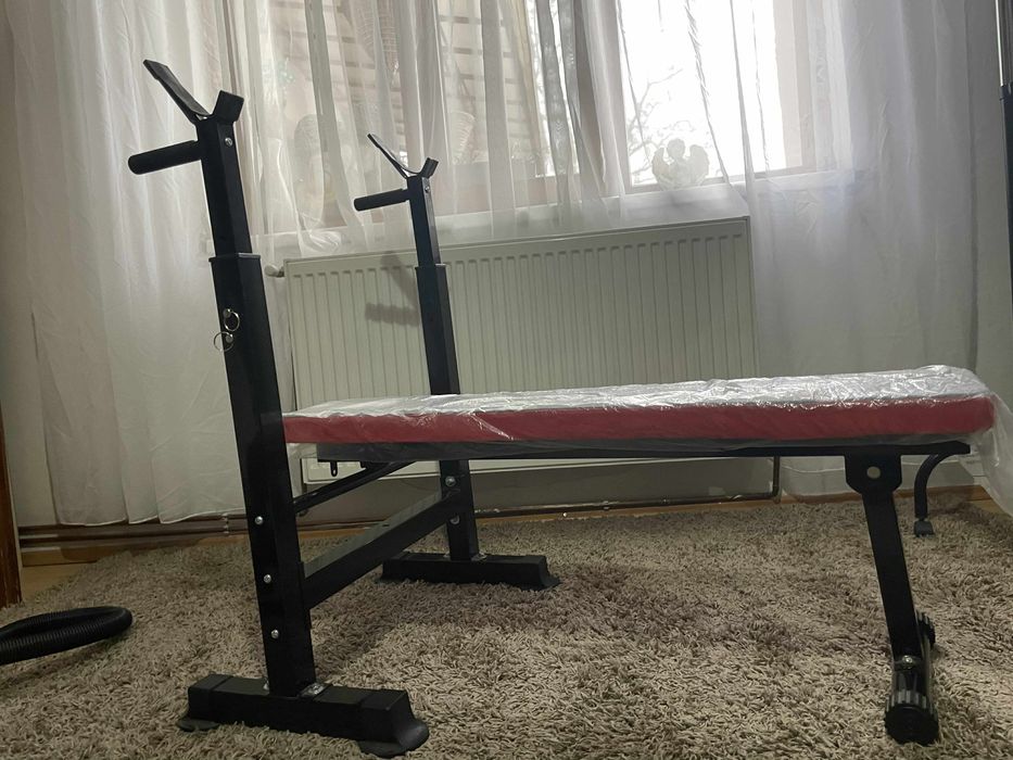 Gantere si masa de antrenament