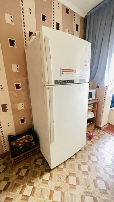 Продам холодильник