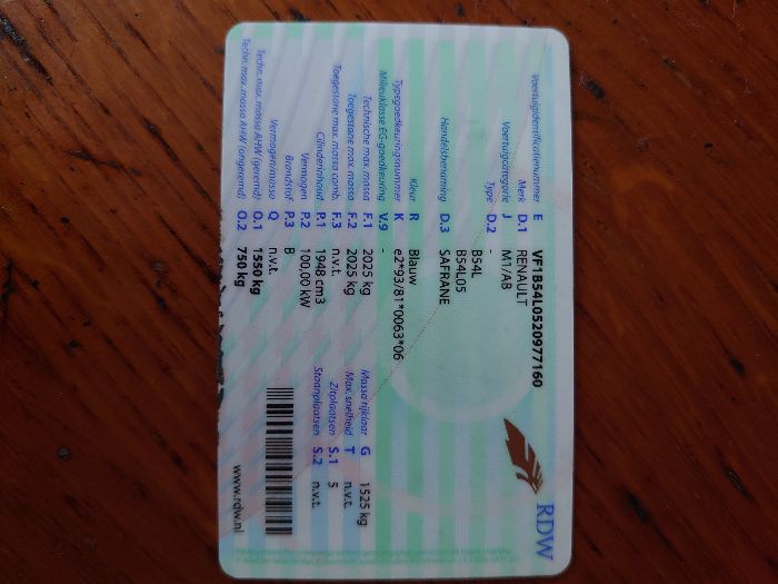 Продавам Рено Сафран 1 и 2 генерация на части