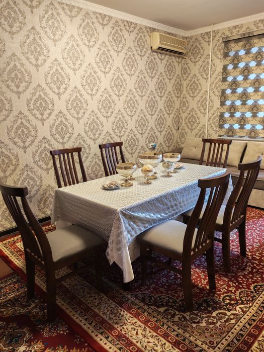 Продаю Срочно 2/2/4 Юнусабад 11 чистая, около круга. Цена 65000 уе