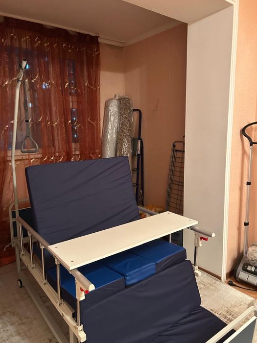 Медицинская кровать