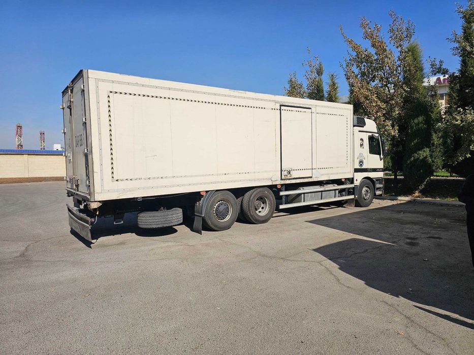 MERCEDES Yuk refrijerator. Мерседес юк автомобили . Рефрижератор. 2001