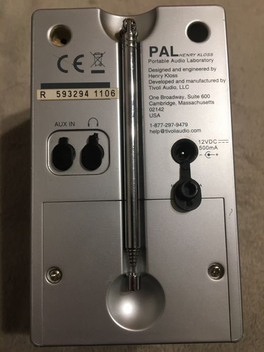 Radio Tivoli Audio iPAL by Henry Kloss