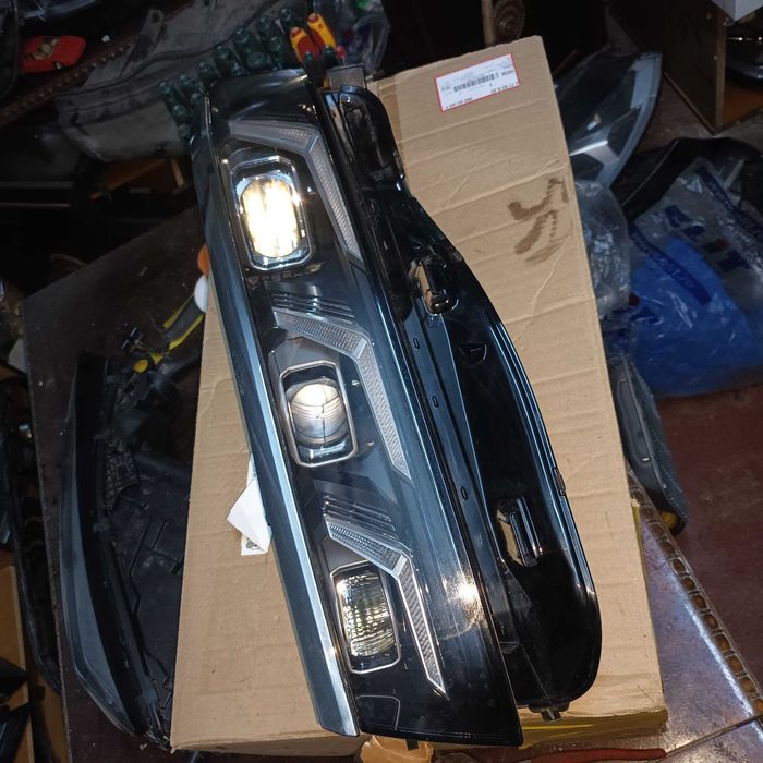 far stanga fata vw touareg trei 761-94108p