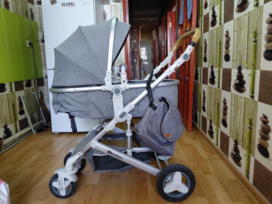 Продаю коляску 35000