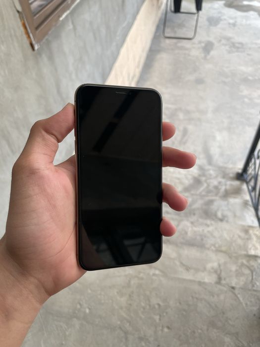 iPhone Xs ochilmagan 72%