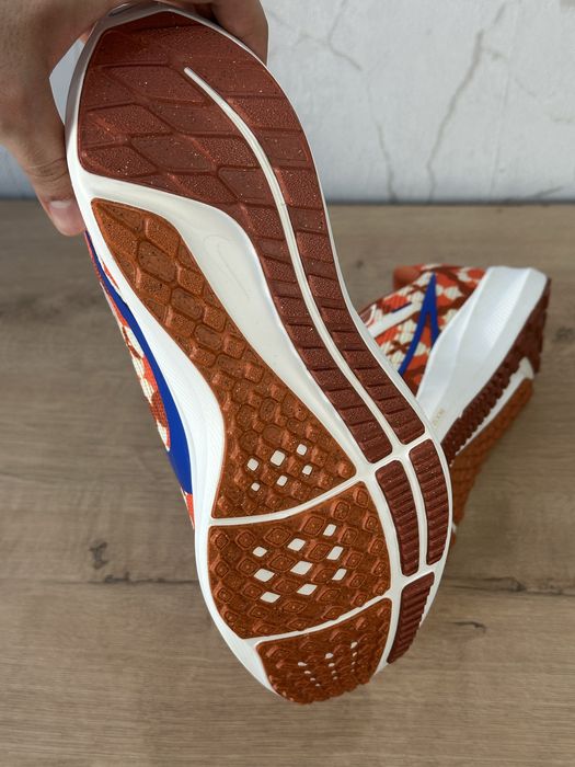 Кроссовки для бега