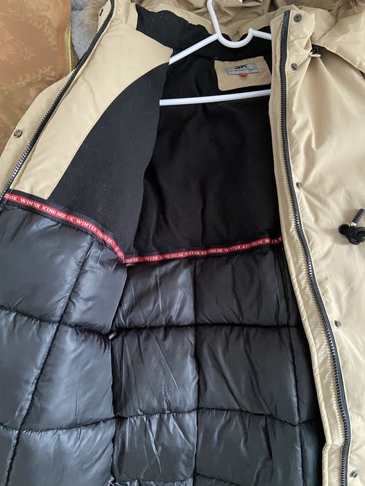 Продам куртку на девочку