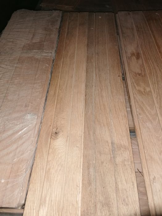 Vand/schimb(cu auto sau platforma auto)parchet lemn masiv stejar uscat