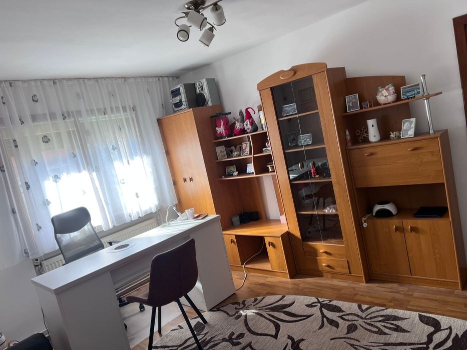 Apartament cu 2 camere, semidecomandat ,zona piața Cioclovina