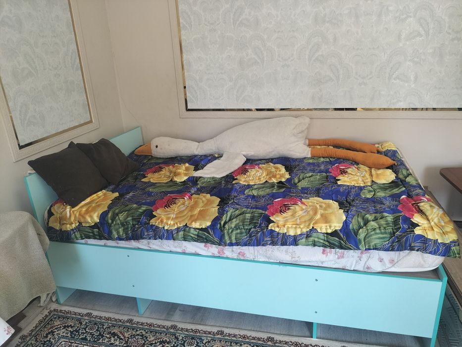 Продам кровать с матрасом