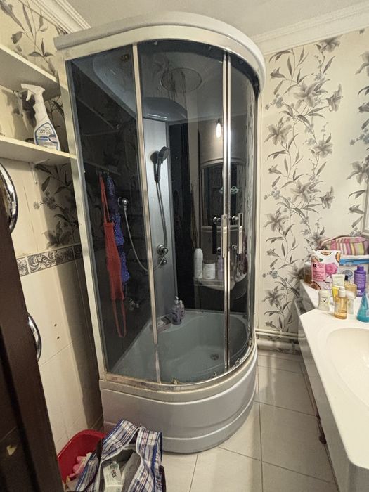 Душивая кабина 40000