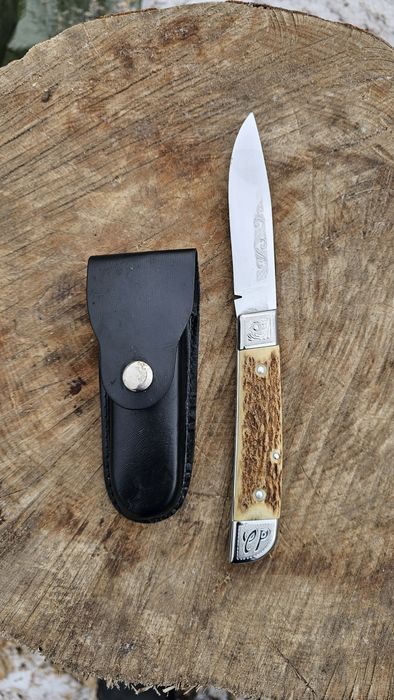 Vând briceag mâner corn de cerb