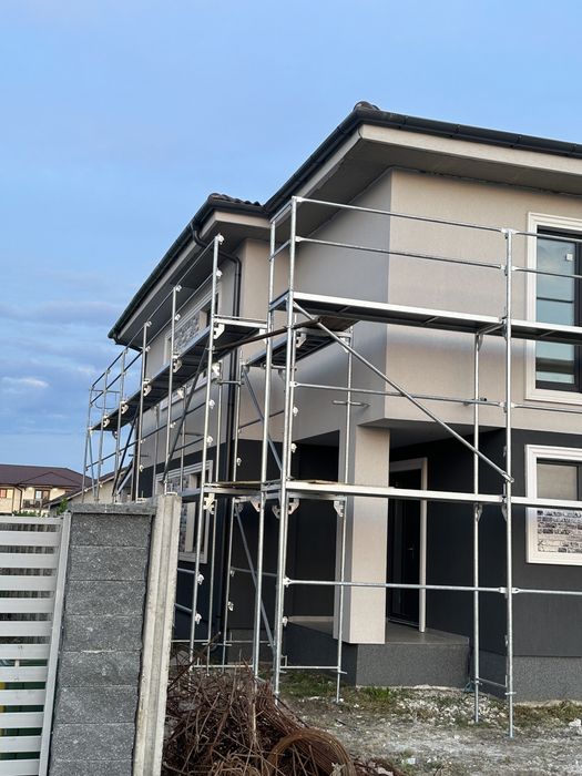 Inchiriez schela Layher de aluminiu