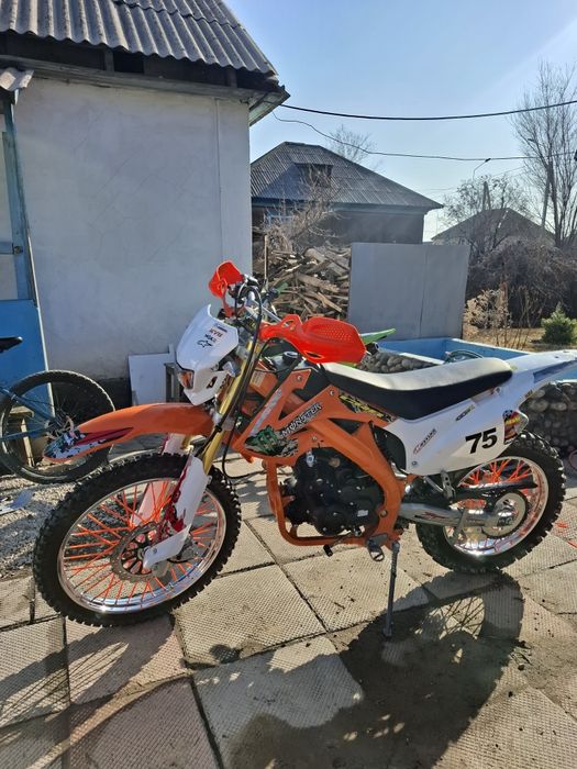 Продам эндуро 250куб