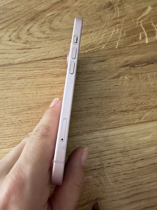 iPhone 15 Pink – Перфектно състояние + ПОДАРЪК 3 кейса