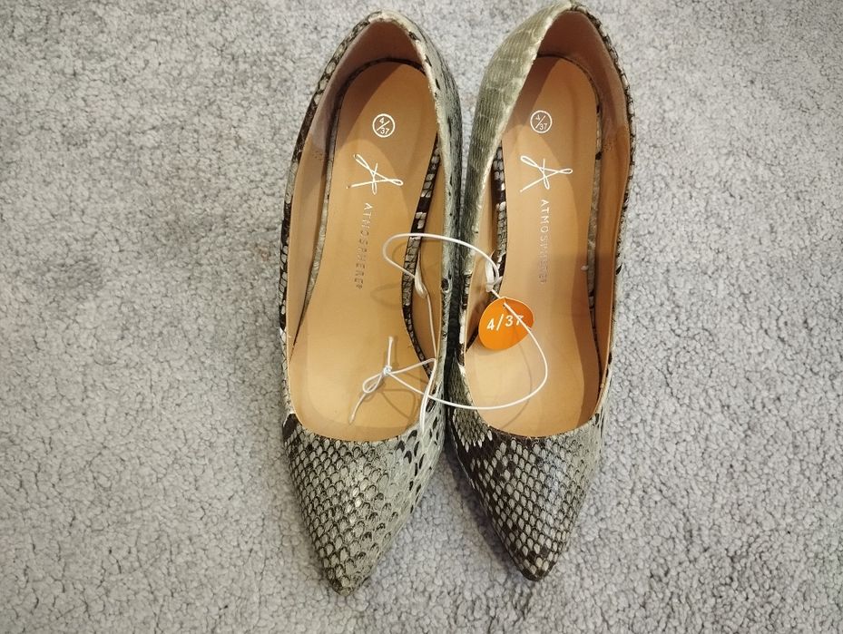 Продаю новые 2 туфли тигровая и кожанная