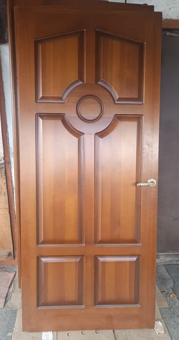 Деревянные двери