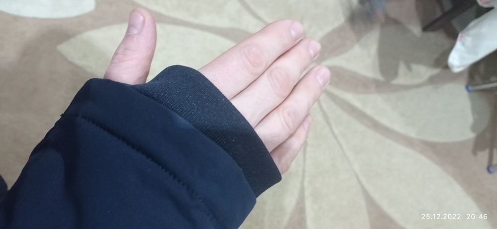 Продам куртку мужскую