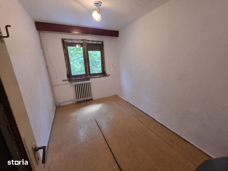 3 camere, Viziru 1 , etaj 2