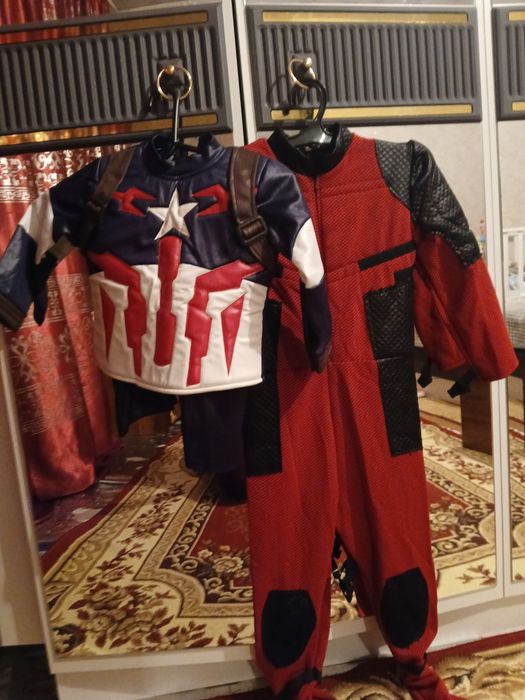 Продам новогодние костюмы .