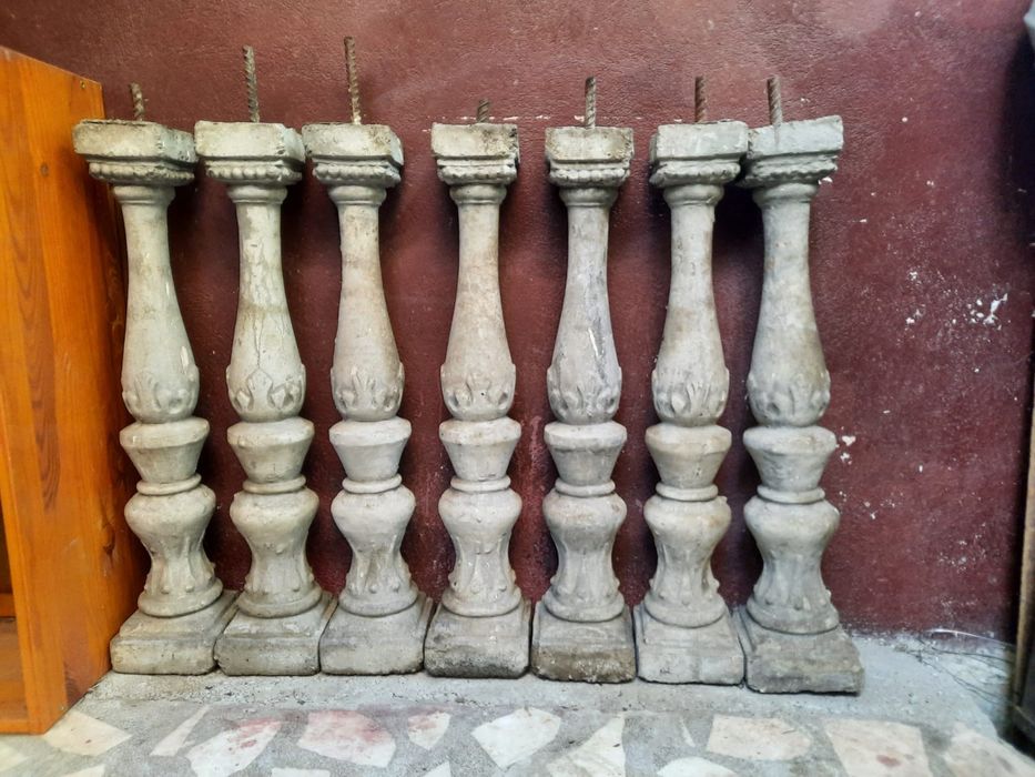 Vând stâlpișori din beton