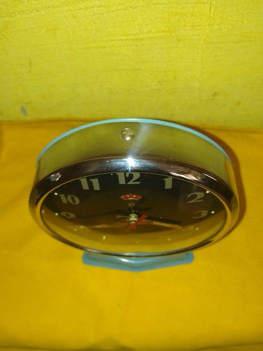 Стар Китайски настолен часовник , будилник  Polaris