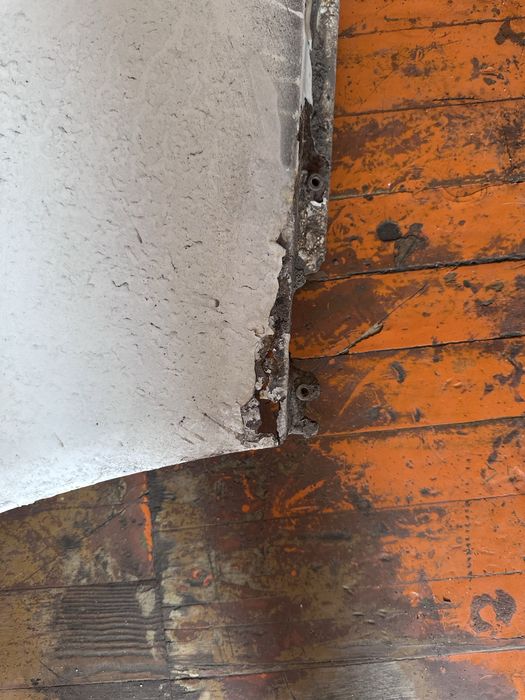 Левое крыло w202