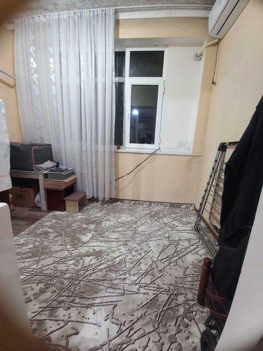 Продается квартира Сергели-5  1/9/9 сзади Торгового центра Golden Life