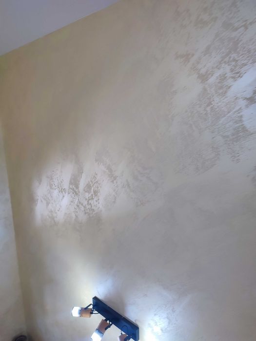 Вътрешни ремонти- боядисване,пясъчна мазилка и шпакловка