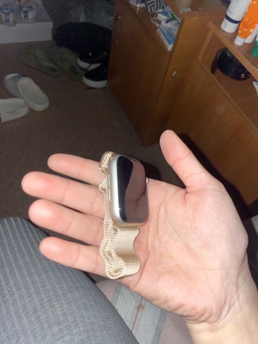 Apple watch SE часы