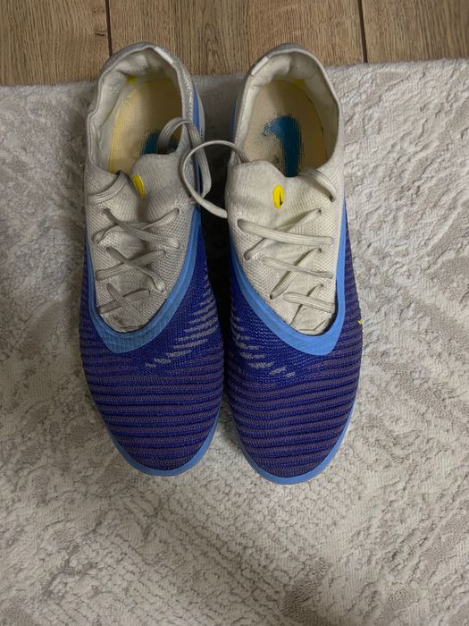 Бутсы Nike Phantom б/у в хорошем состоянии