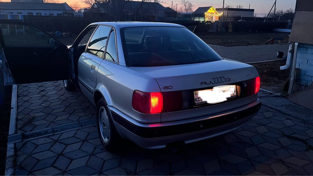 Продам ауди 80 б4