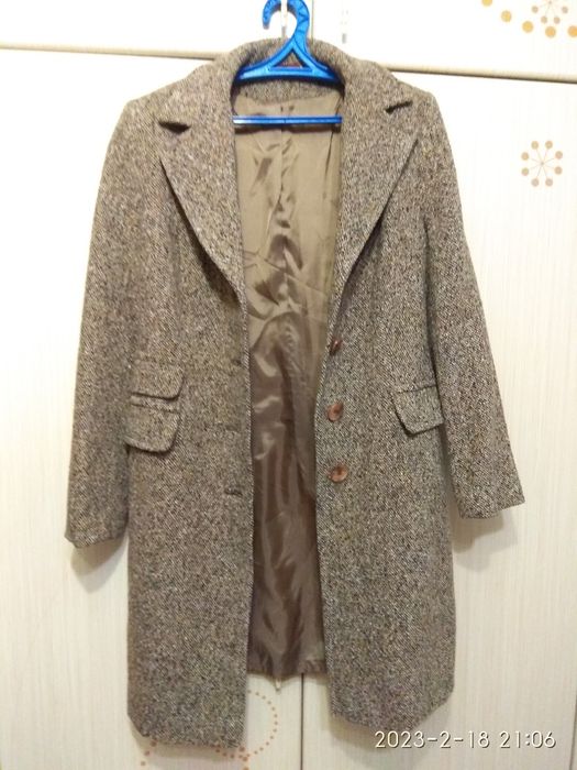 Продам женское пальто