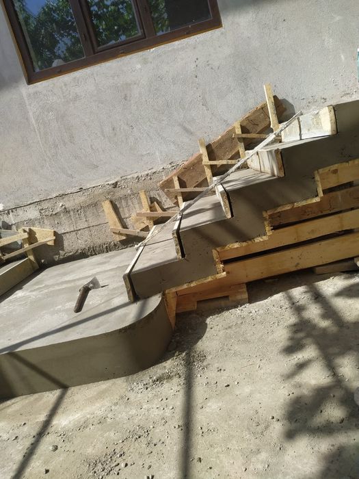 Zina poyalar taxlaymiz betondan